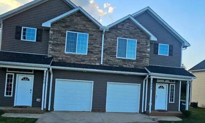 Harrisburg Casa | Gorgeous 3 BR Home