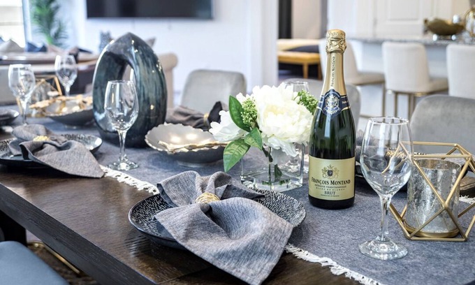 Arden Casa | Gorgeous! 3000 sq ft@4br/ 3.5ba/ 10 beds! L2 EV Charger@12 minutes to Strip!