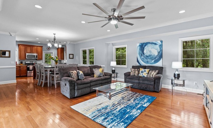 Wilmington Casa | Gorgeous 4 bd home with elevator and EV charger- NO cleaning fee!