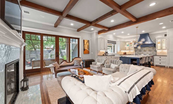 Westfield Casa | Gorgeous 4BD Plus Studio for 12 with Fire Pit & Near Downtown!