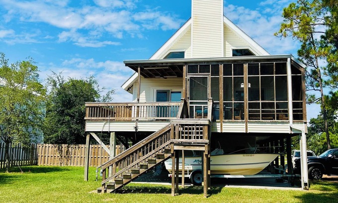Henderson Point Casa | Gorgeous 5-bedroom house with AC in Pass Christian