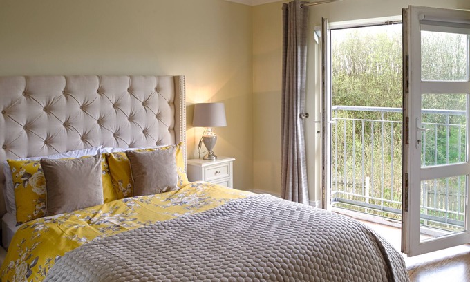 Dromod Casa | Gorgeous 5BD 5BA in quaint village with marina in Leitrim