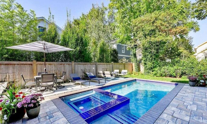 Country Club Estates Casa | Gorgeous 5BR, 4.5BA, in town, pool, hot tub, beach nearby!