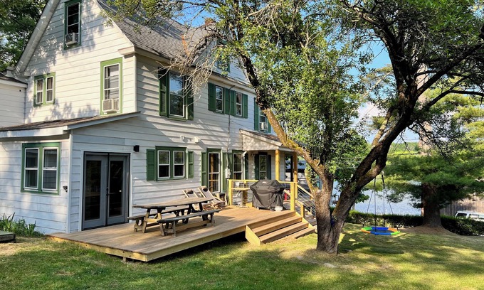 Cochecton Casa | Gorgeous 6-bdrm lake farmhouse with EV Charger