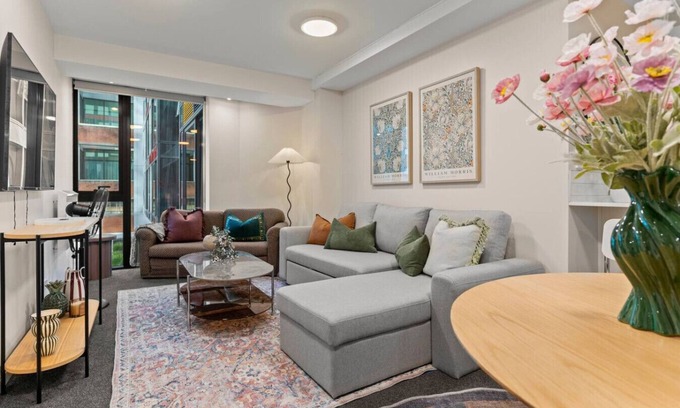 Auckland Central Business District Apartamento | Gorgeous Abode With Pool and Parking near SkyTower