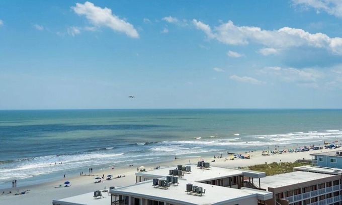 Ash Condominio | Gorgeous, amazing ocean view just steps away from the beach. Covered parking.