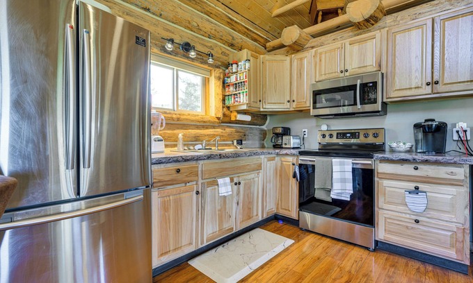 Georgetown Cabina | Gorgeous Anaconda Cabin < 1 Mi to Georgetown Lake!