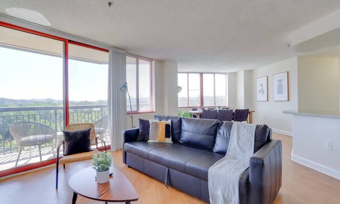 Pentagon City Apartamento | Gorgeous Apt with Rooftop City View @Pentagon City