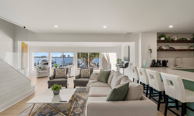 Upper Grand Lagoon Condominio | Gorgeous Bayfront 2BR/3BA Condo | Marina Views