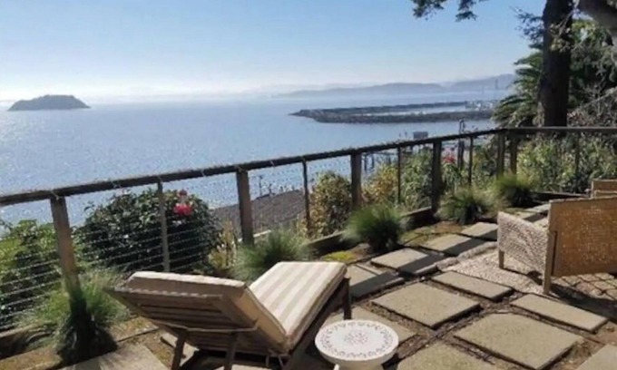 San Rafael Casa | GORGEOUS BAYSIDE BUNGALOW WITH PRIVATE TERRACE
