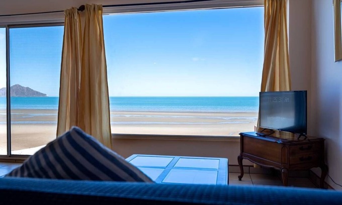 Villas de Las Palmas Casa | Gorgeous beach front condo