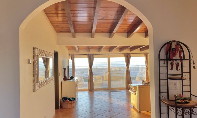 La Salina Casa | Hermosa villa frente a la playa en La Salina - Comunidad cerrada