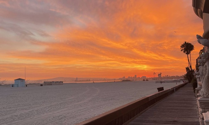 Harbor Casa | Gorgeous Beachfront Long Beach Peninsula/Naples S. L.A. 22 miles from Disneyland
