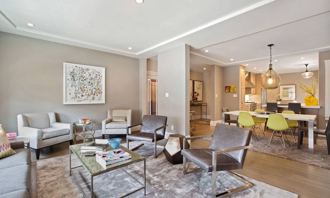 Marina District Condominio | Gorgeous, recientemente decorado Marina 3 dormitorios, 2 baños Condo