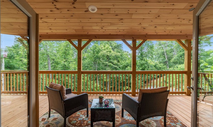 Swannanoa Cabina | Gorgeous CABIN! Huge Deck, Mountain Views,12 min to Dwtn AVL!!!