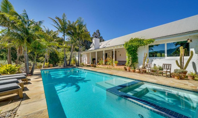 Carpinteria Casa | Gorgeous Carpinteria Home Pool, Spa, Fireplaces!