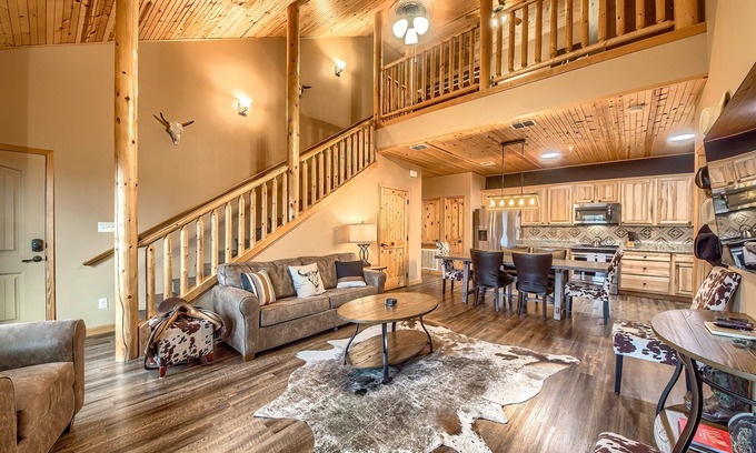 Gruene Condominio | Gorgeous Condo Historic Gruene with pool! Dog friendly!