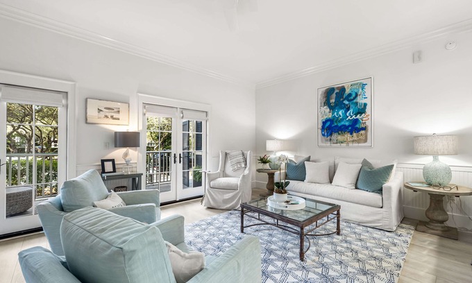 Watercolor Condominio | Gorgeous Condo 400 Steps to Beach Club. Walk to Shopping, Dining, and Seaside