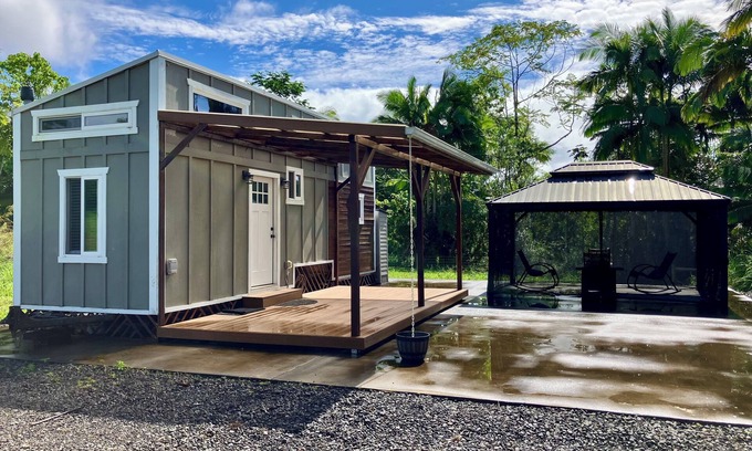 Hilo Cabina | Gorgeous Eco Tiny Home on Organic Farm Within 5 Minutes of Downtown Hilo.