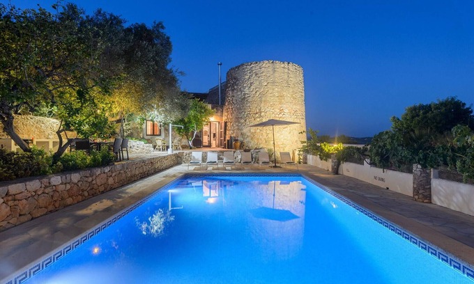 Sant Antoni de Portmany Casa | Gorgeous home in Sant Antoni de Portman