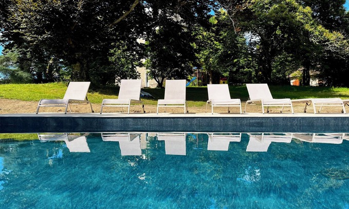 Saint-Priest-Ligoure Casa | Gorgeous family house in the green hills of the Limousin.