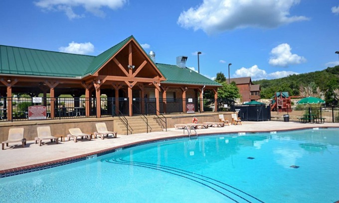 Branson West Condominio | Gorgeous Golf Views, Quiet/Large, Resort and Pools