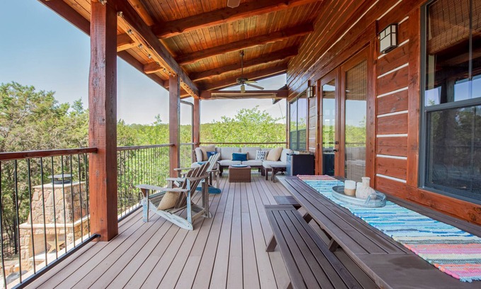 Jonestown Casa | Gorgeous Hill Country Home with Amazing Lake Travis Views