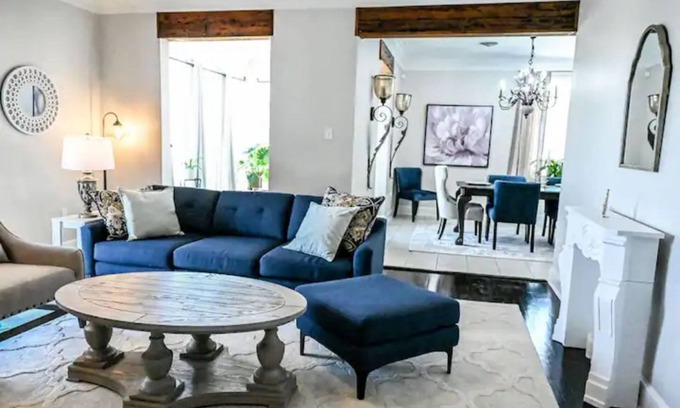 Highlands - Perkins Casa | Gorgeous home 2mi to LSU - 4 bedroom/3bath