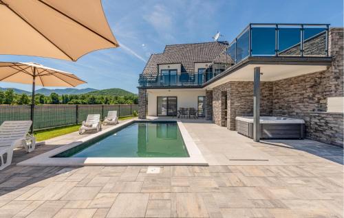 Gospic Casa | Gorgeous Home In Debelo Brdo With Sauna