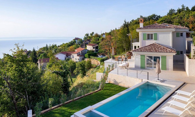 Opatija Casa | Preciosa casa en Dobrec con sauna