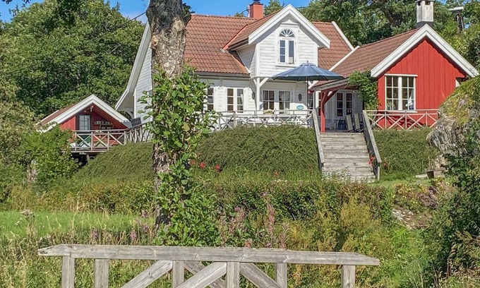 Grimstad Casa | Gorgeous home in Homborsund with kitchen