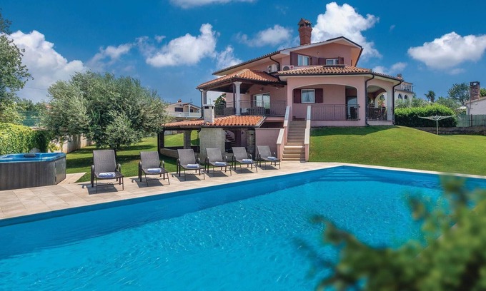 Rosini Casa | Preciosa casa en Nova Vas