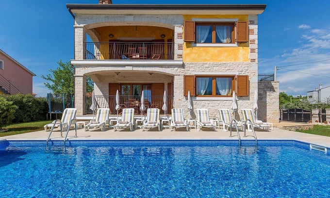 Buici Casa | Preciosa casa en Porec
