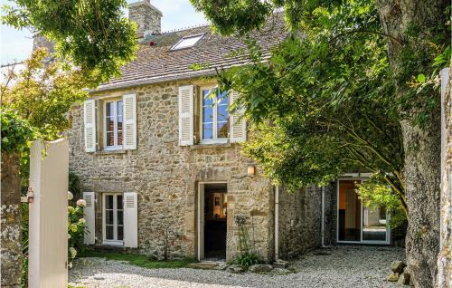 Saint-Germain-des-Vaux Casa | Gorgeous Home In St Germain Des Vaux