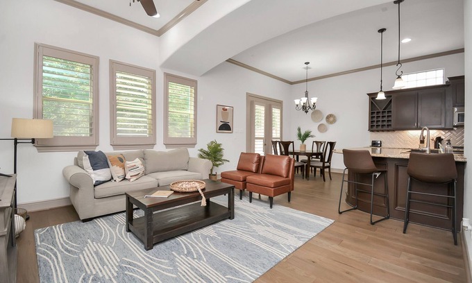 Grogan's Mill Casa | Gorgeous home in The Woodlands