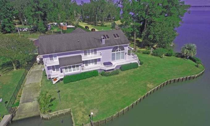 Santee Casa | Lakefront Home 6 BR Tome su vista impresionante y amanecer en el lago Marion