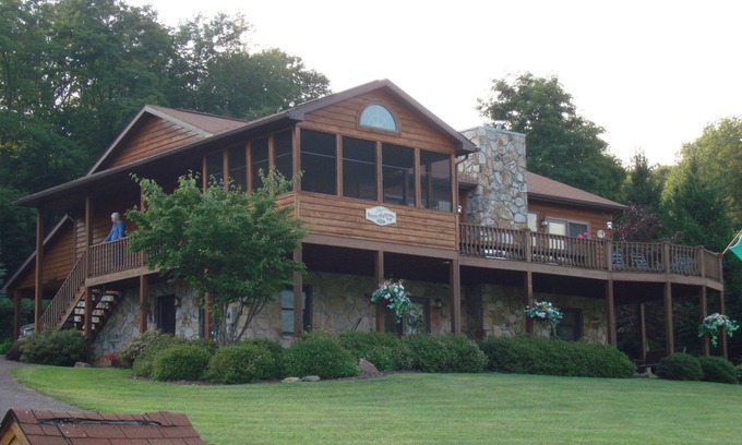 Alpine Lake Casa | Gorgeous Lake Front Resort casa en las montañas