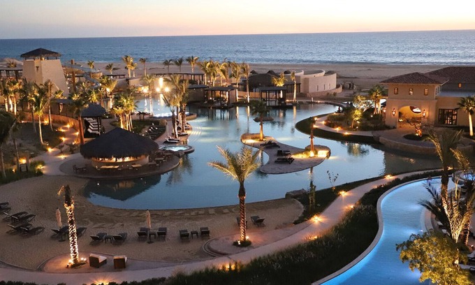 Los Cangrejos II y III Complejo | Gorgeous, Luxurious 4 Bdrm Penthouse w/Oceanfront Views & Private Pool in Cabo