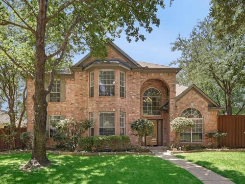 Plano Casa | Gorgeous Mansion with Pool & Cinema Room Sleeps 16
