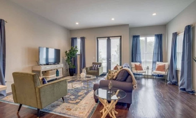 Edgehill Casa | Gorgeous Nashville Home, 2miles to Lower Broadway