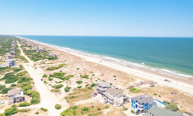 Carova Beach Casa | Gorgeous oceanfront home off the beaten path in the 4X4 area of Carova!