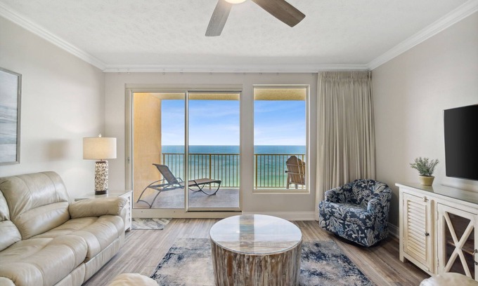 Lower Grand Lagoon Condominio | Gorgeous Pet Friendly Condo Directly on the Beach