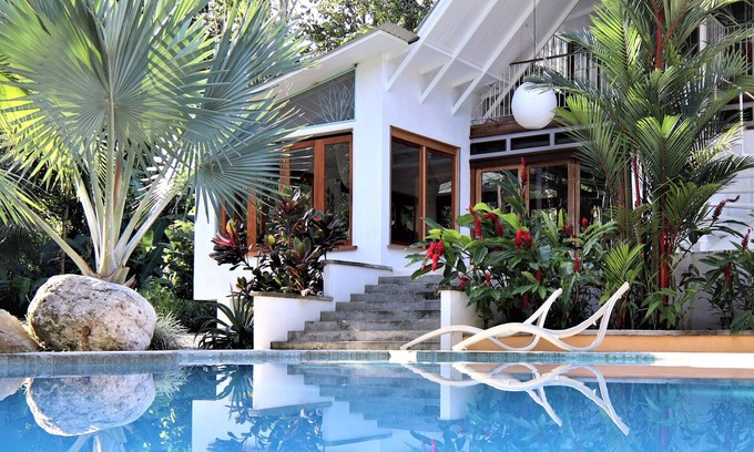 Chiguata Casa | Casa Bella - Retiro de la selva tranquila a pasos del mar Caribe