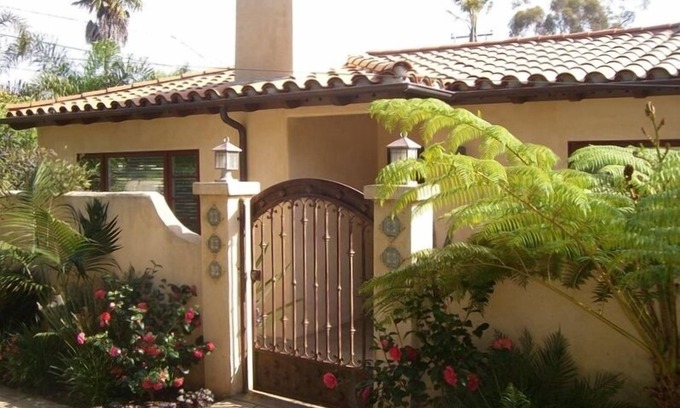 Montecito Casa | Hermosa Casita en una ubicación perfecta ... ¡Camine a la playa / de compras!