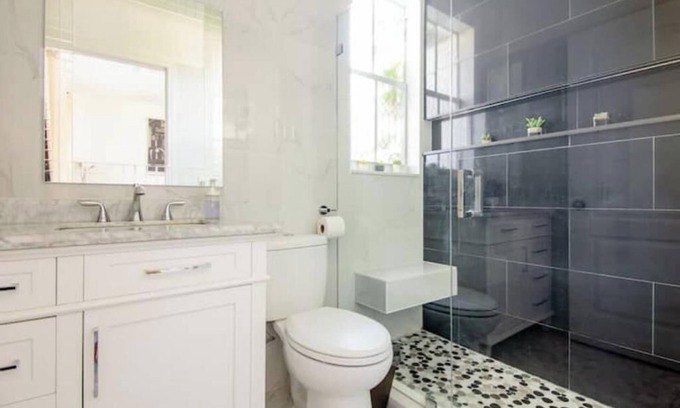 Tamiami Casa | Gorgeous Private entrance room w/ bathroom/parking
