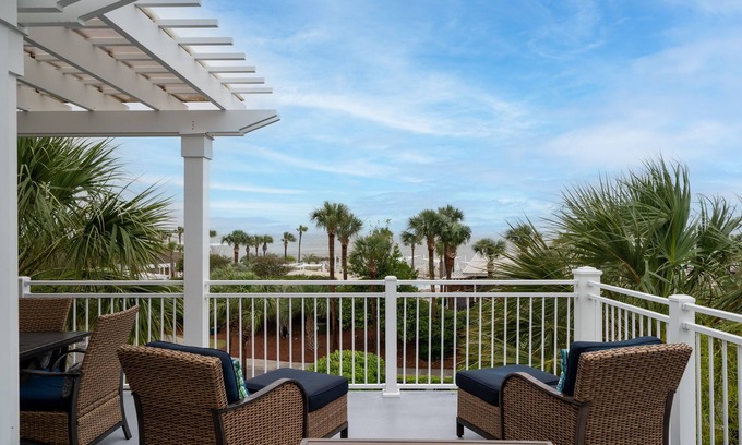 Seabrook Island Casa | Gorgeous Remodeled Atrium! 2nd Floor Ocean Views! Amenity Cards!