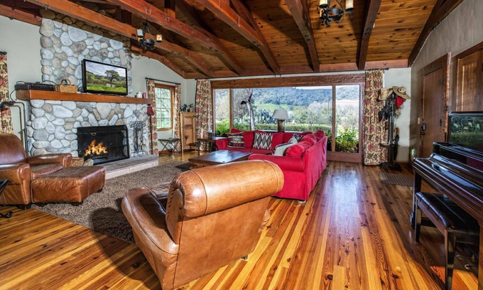 Santa Barbara County Casa | Hermosa casa de campo en 1,000 acres Ranch- 3 Queens, 10 camas individuales / literas