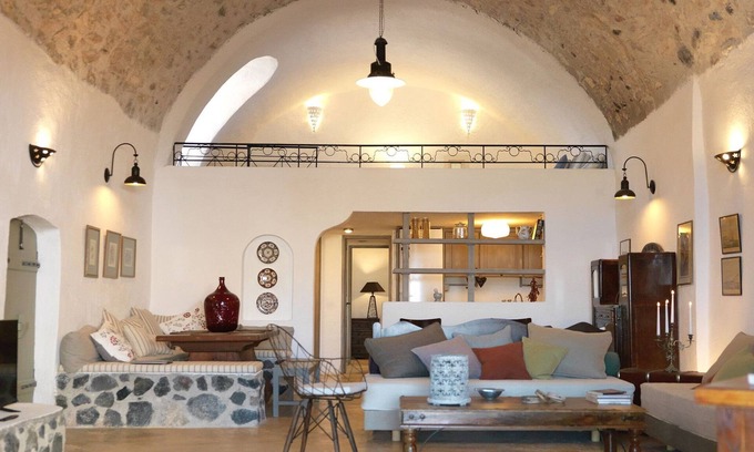 Exo Gonia Villa | Gorgeous Santorini Villa | 2 Bedrooms | Villa Illumi | Spacious Terrace with Courtyard Views | Exo Gonia