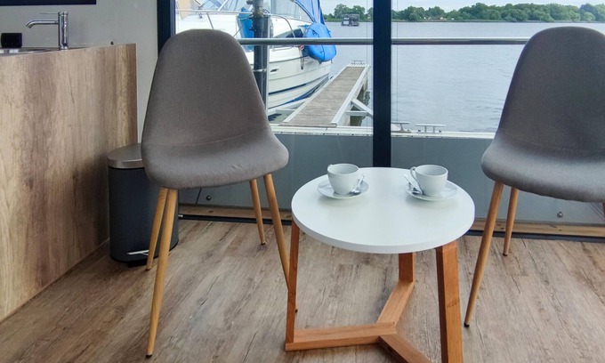 Havelsee Alquiler De Eote | Precioso barco de 1 dormitorio en Havelsee OT Kützkow