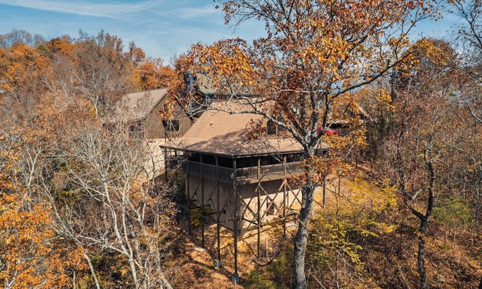 Sevierville Cabina | Gorgeous Smoky Mtn Views w/HOT TUB. Pet Friendly!